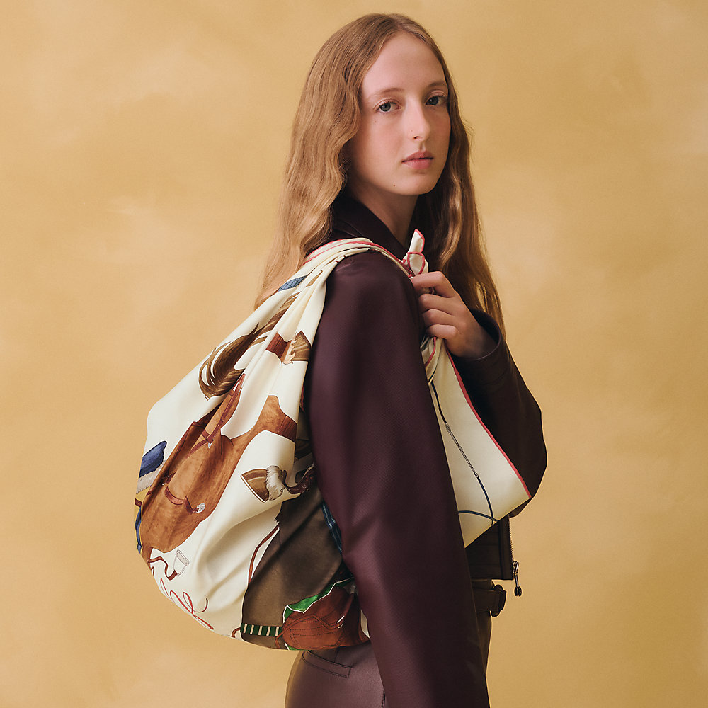 カレ 90 《グラン・ギャロップ》 | Hermès - エルメス-公式サイト